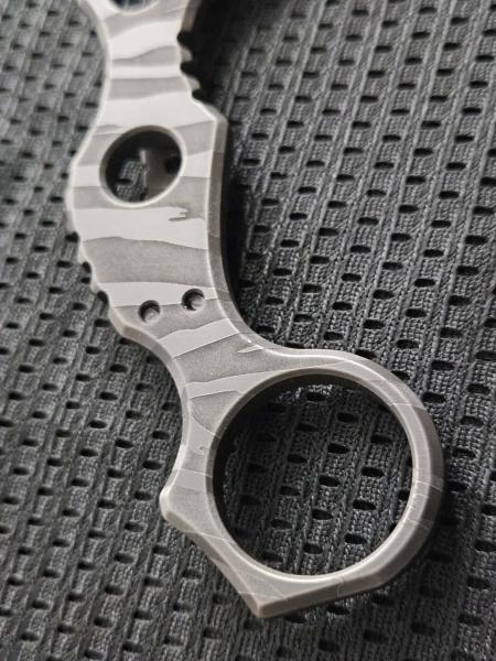 karam carry dark stripe