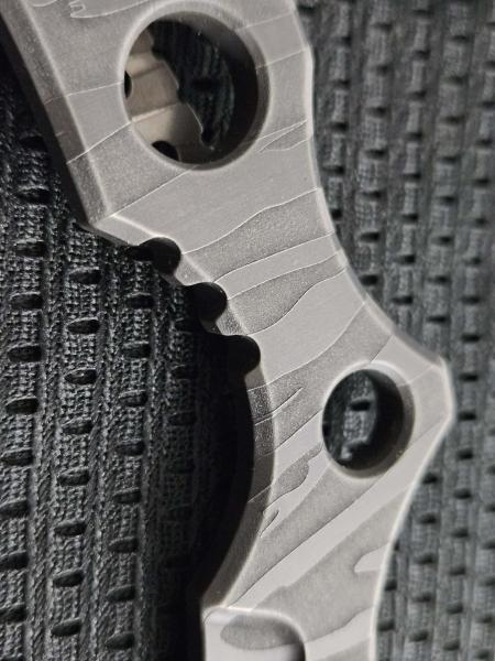 karam carry dark stripe